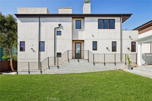 340 26th Street, Hermosa Beach.