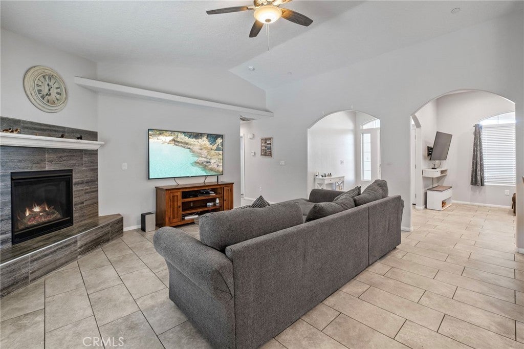 Photo of Listing #IV24197425