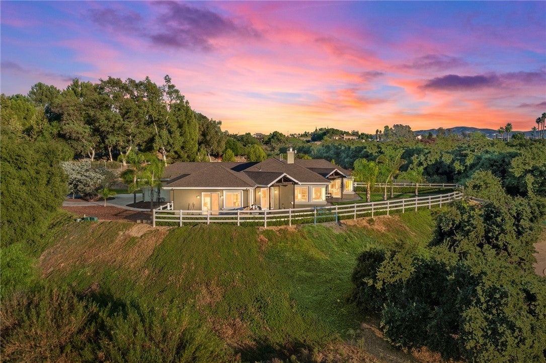 Photo of Listing #SW24198431