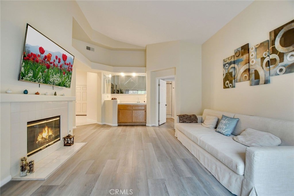 Photo of Listing #CV24199205