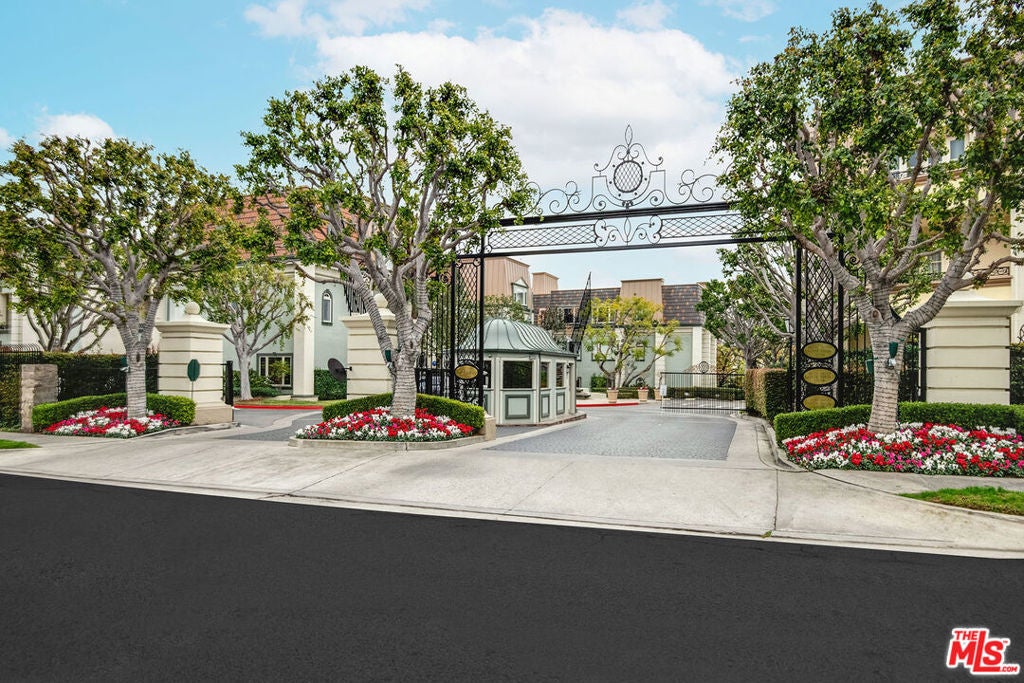 Photo of Listing #24439965