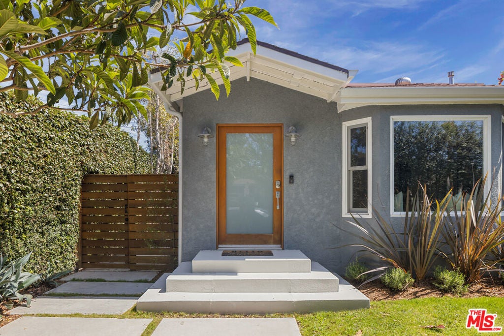 Photo of Listing #24439897