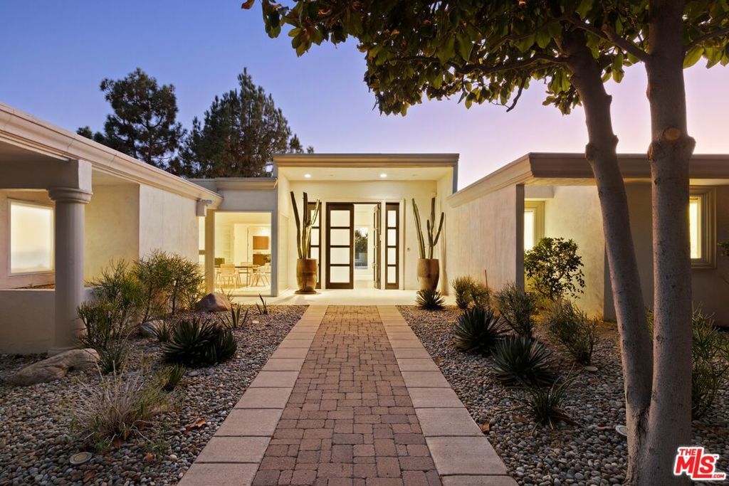 Photo of Listing #24433529