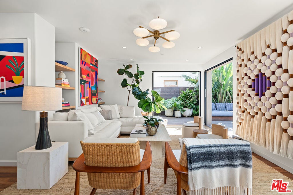 Photo of Listing #24410655