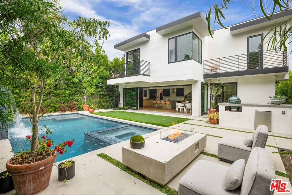 Photo of Listing #24445447