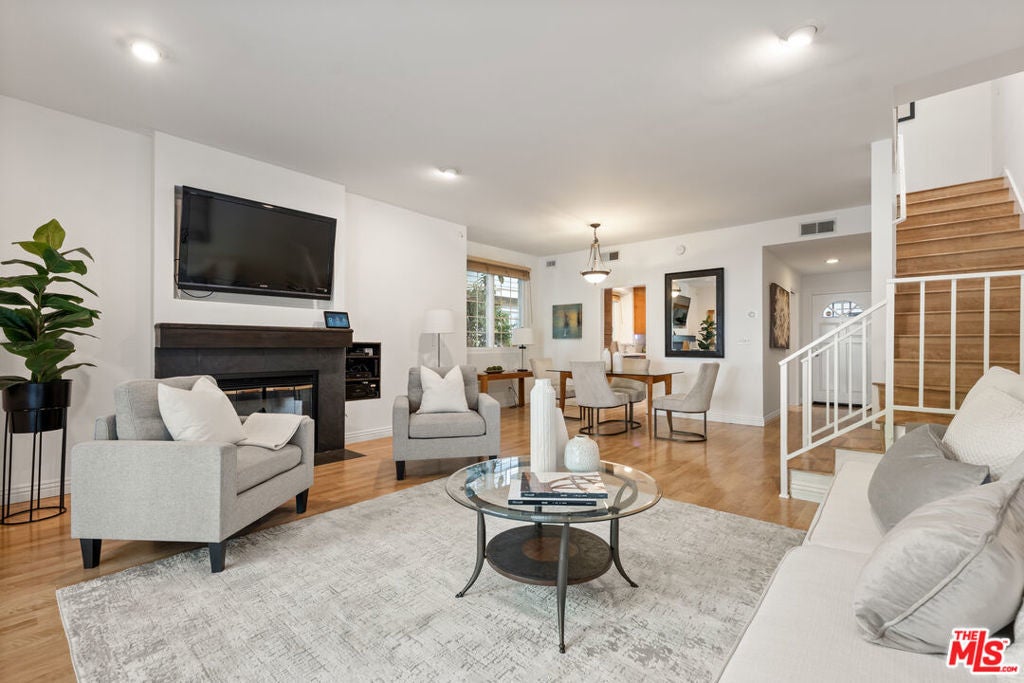 Photo of Listing #24444505