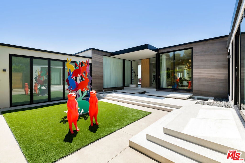 Photo of Listing #24445907