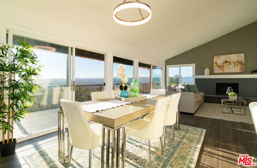 Photo of Listing #24445931