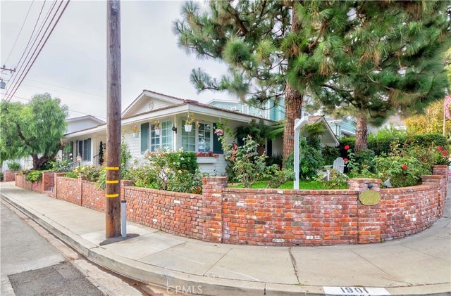 1901 Laurel Avenue, Manhattan Beach.