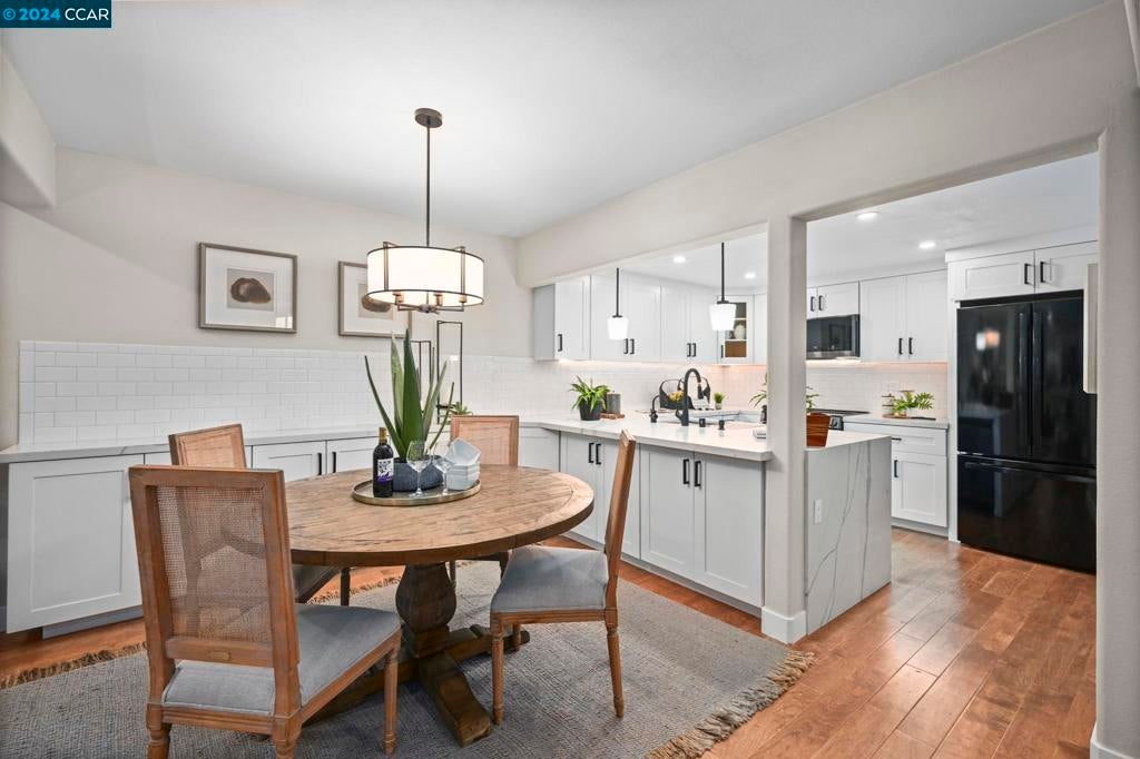 Photo of Listing #41075599