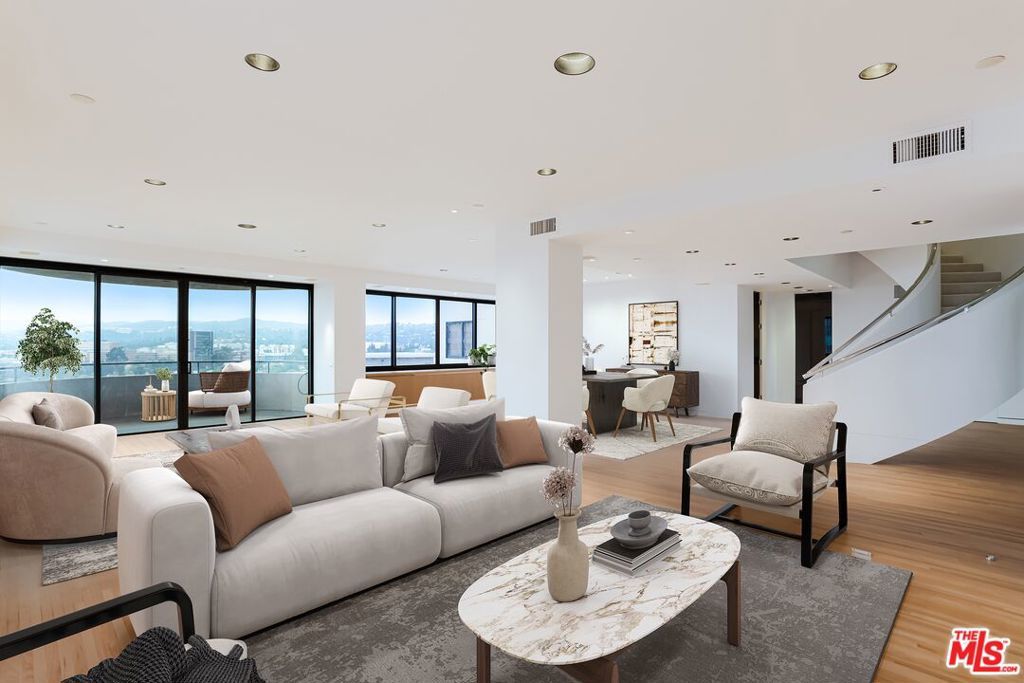 Photo of Listing #24449873