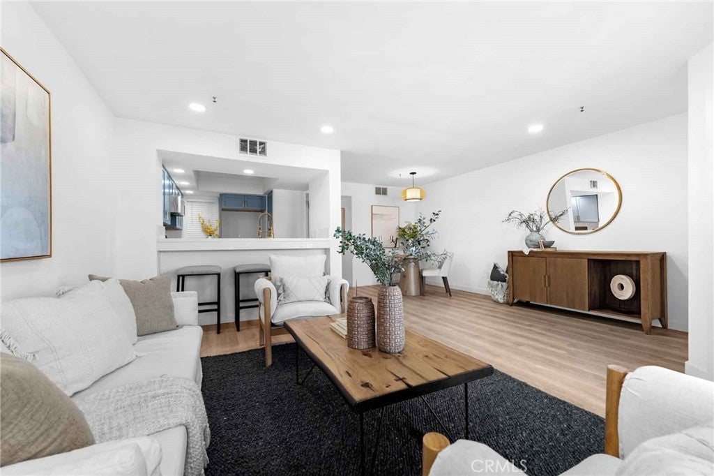 Photo of Listing #LG24208633