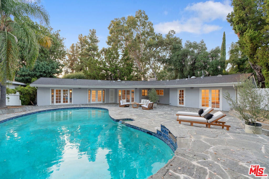 Photo of Listing #24450367