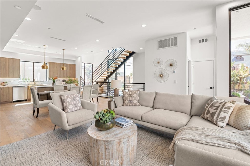 Photo of Listing #SB24208764