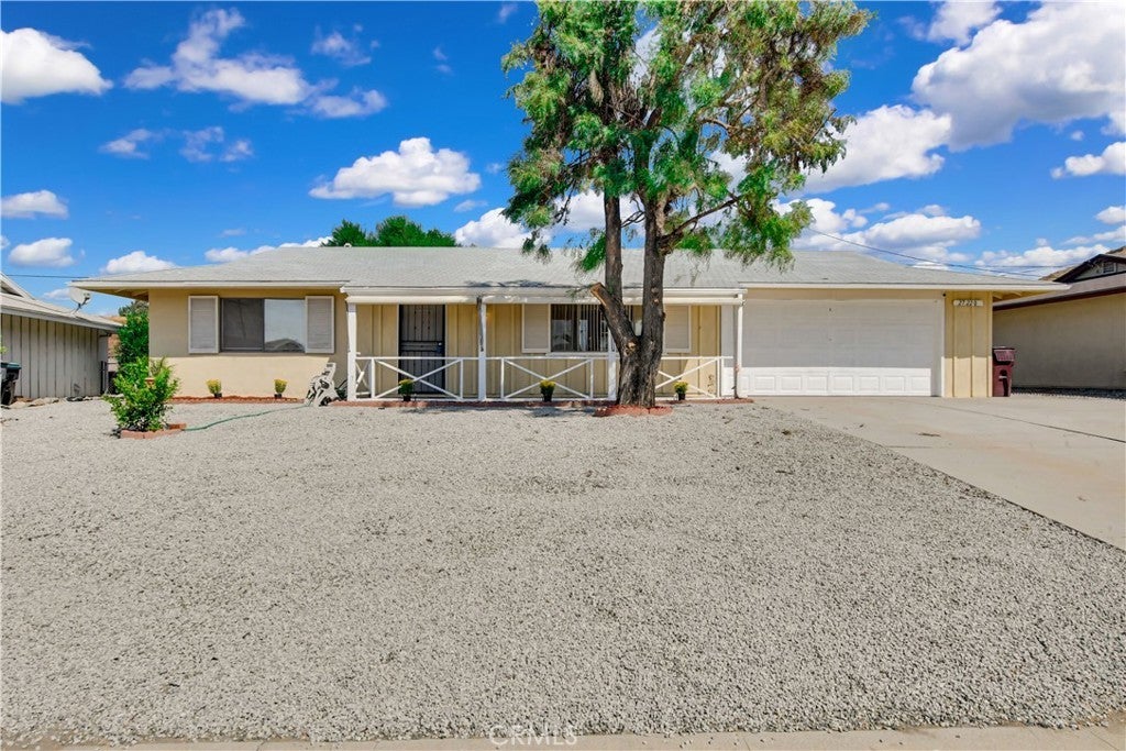 Photo of Listing #SW24205226