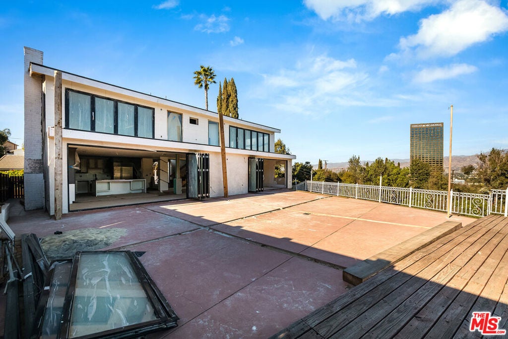 Photo of Listing #24450511