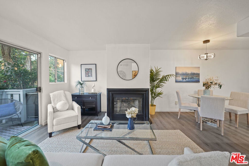 Photo of Listing #24451977