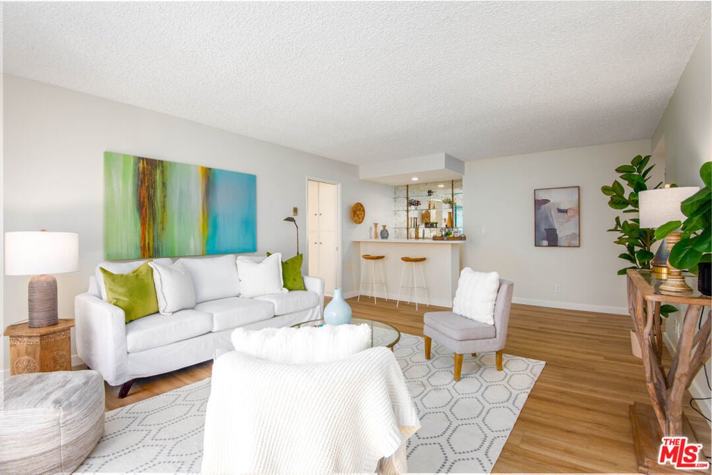 Photo of Listing #24452481