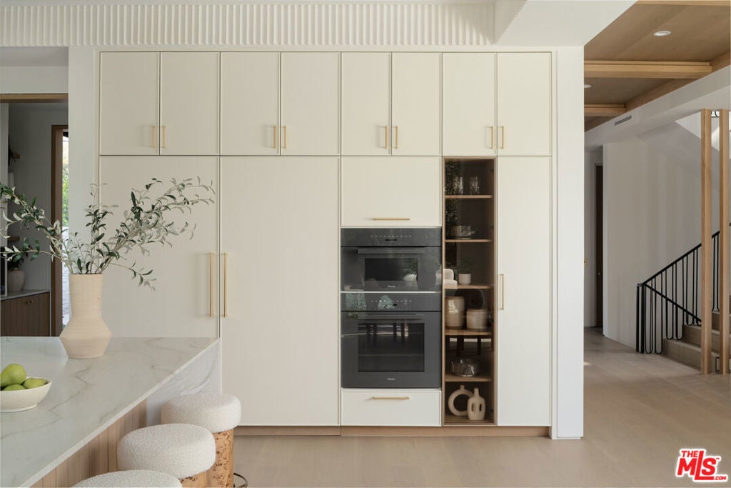 Photo of Listing #24446947