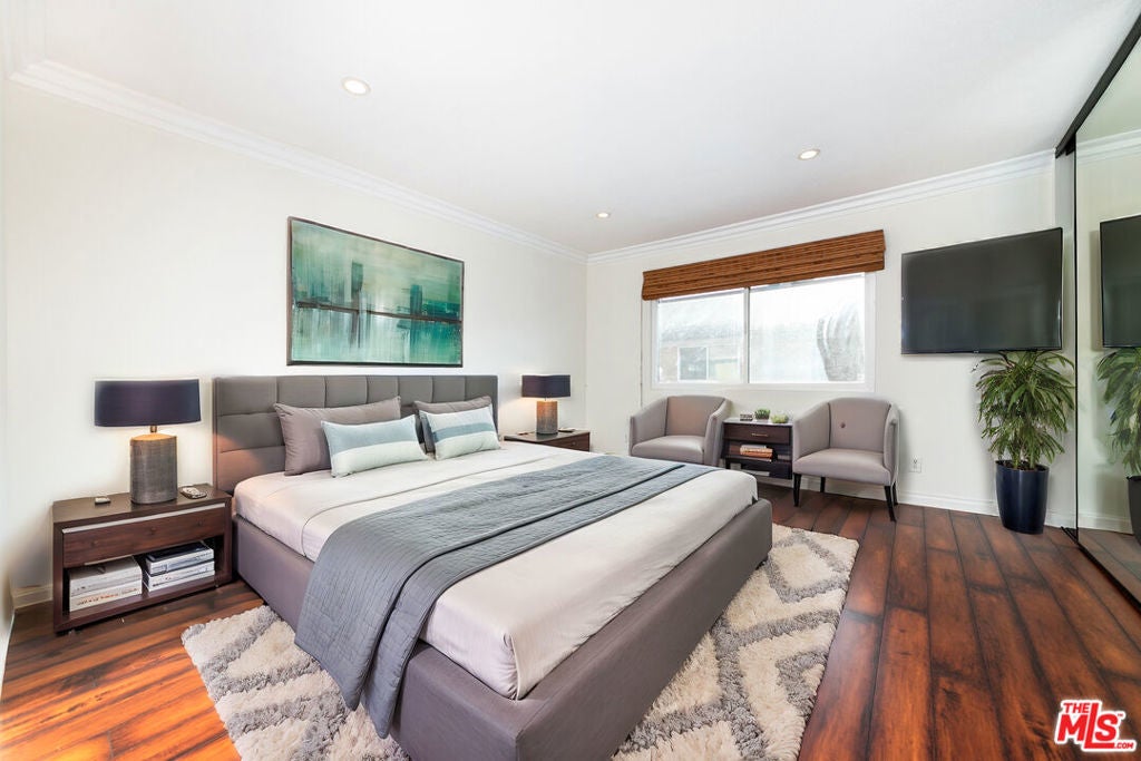 Photo of Listing #24454681