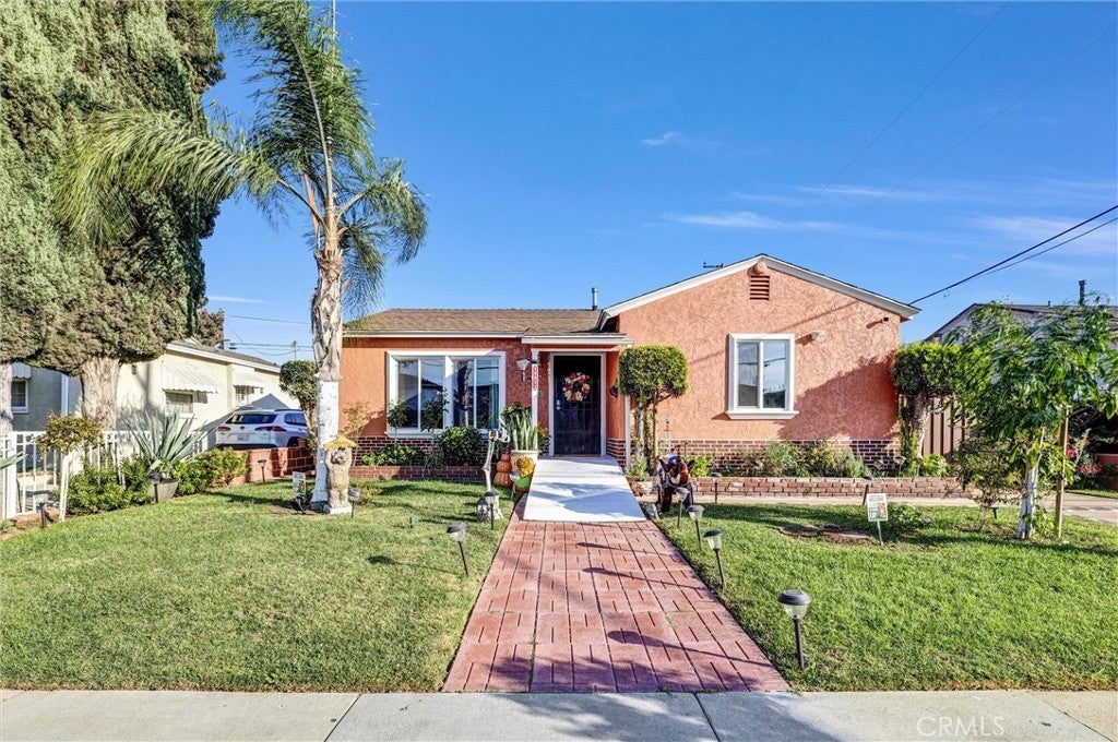 Photo of Listing #DW24218269