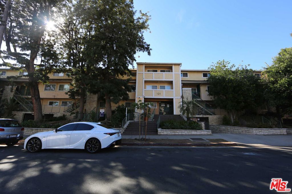 Photo of Listing #24455793