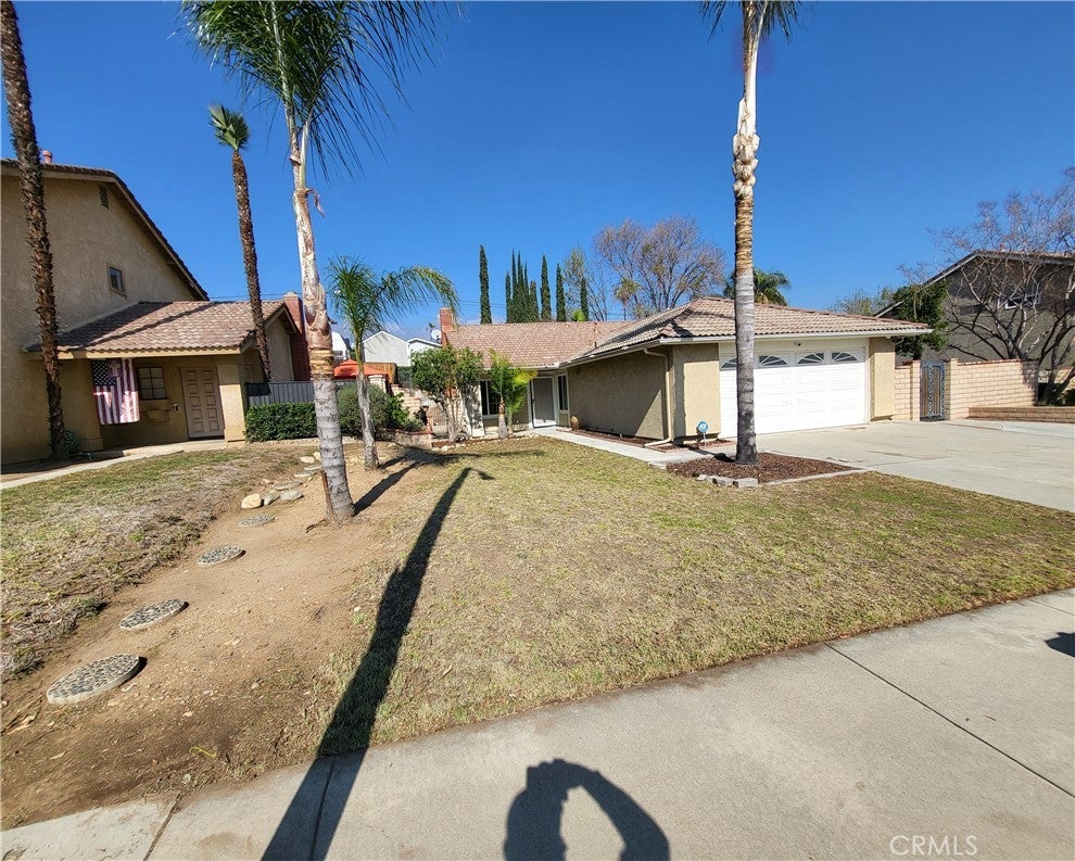 Photo of Listing #IV24218724