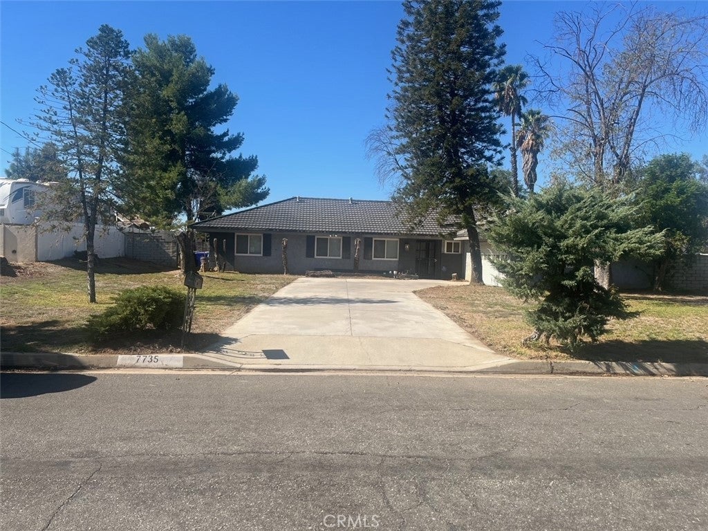 Photo of Listing #IV24219982