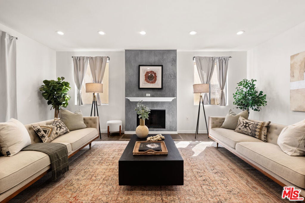 Photo of Listing #24456089