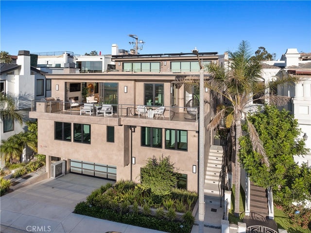 1706 Manhattan Avenue, Hermosa Beach.