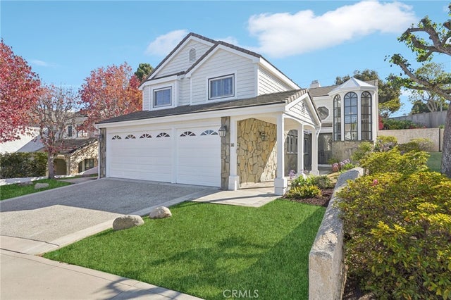 6 Village Circle, Manhattan Beach.