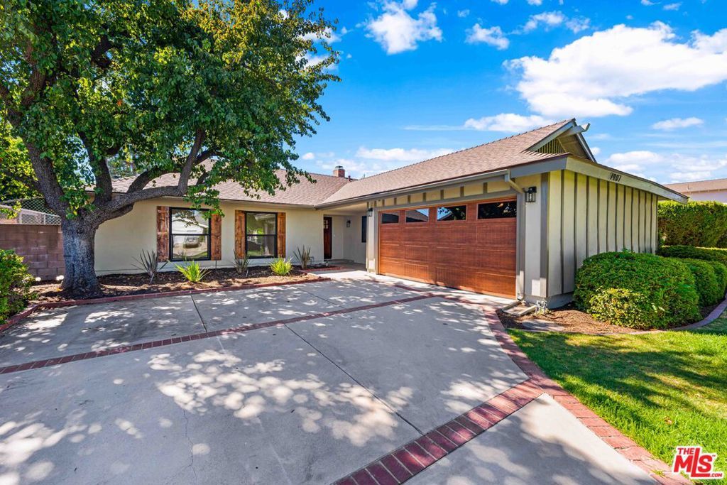 Photo of Listing #24432679