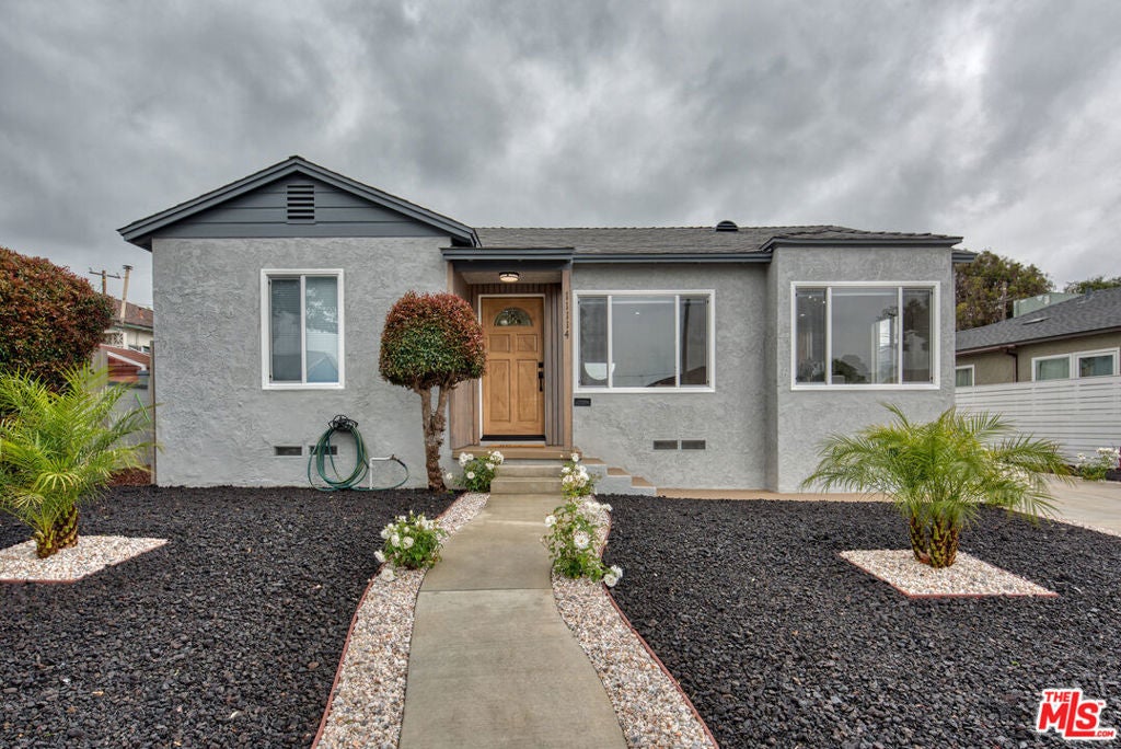 Photo of Listing #24457275