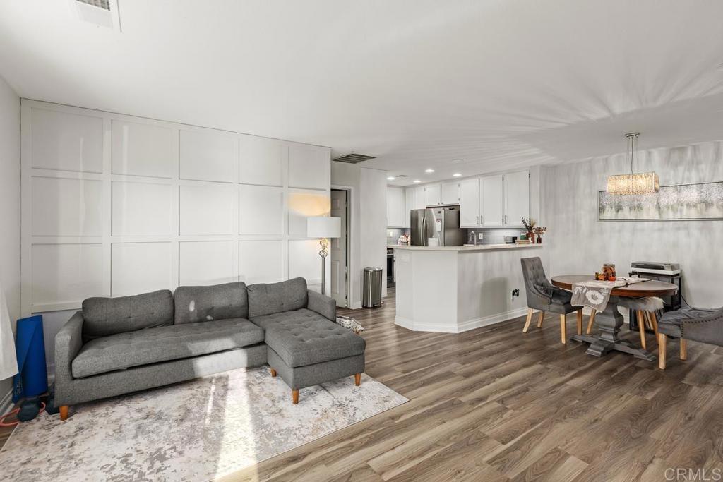 Photo of Listing #PTP2406640