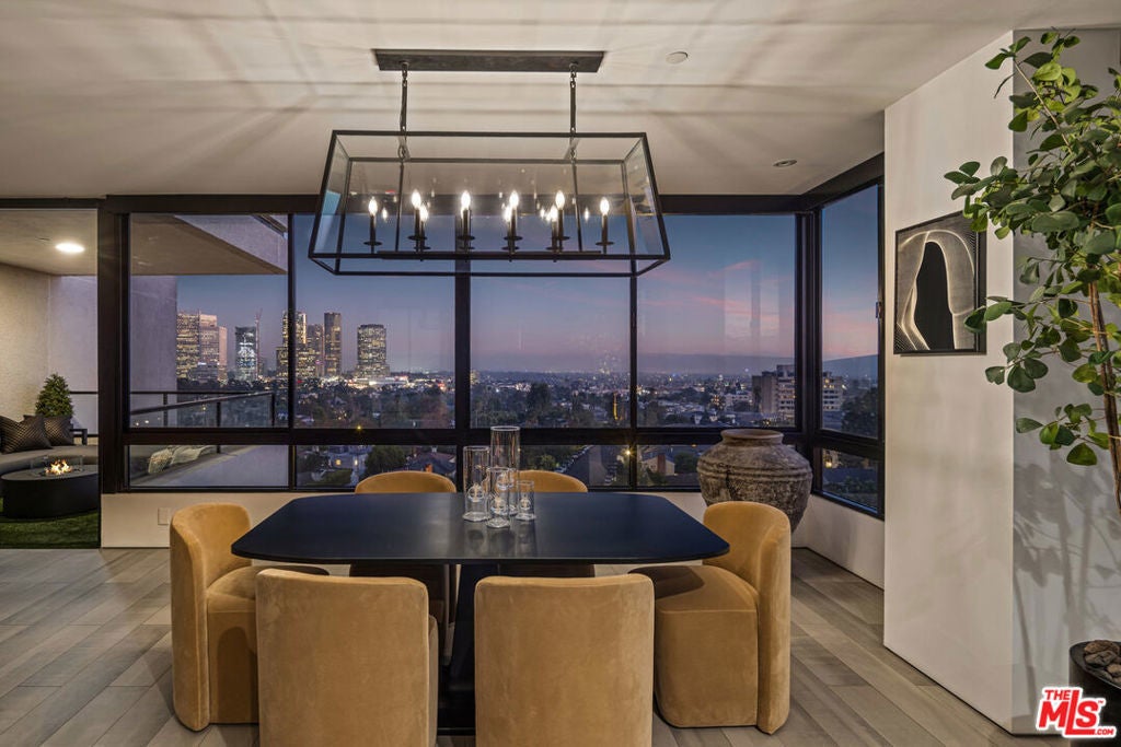 Photo of Listing #24456091