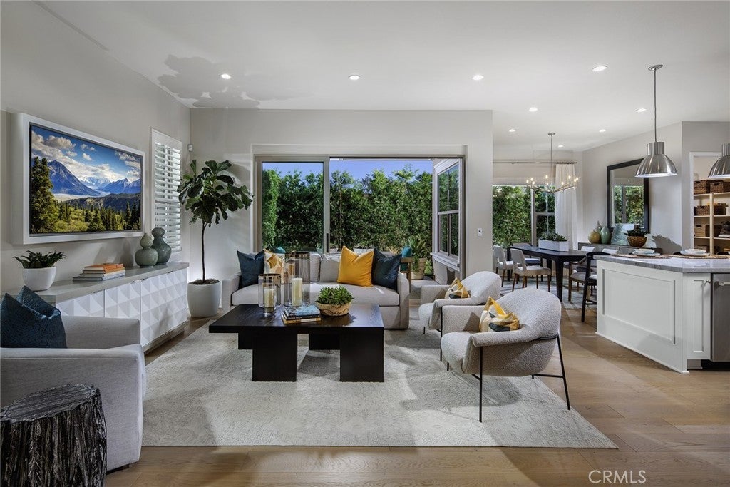 Photo of Listing #OC24223372