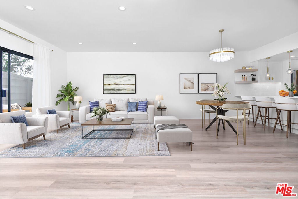 Photo of Listing #24458037