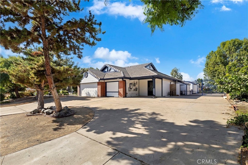 Photo of Listing #IV24222477