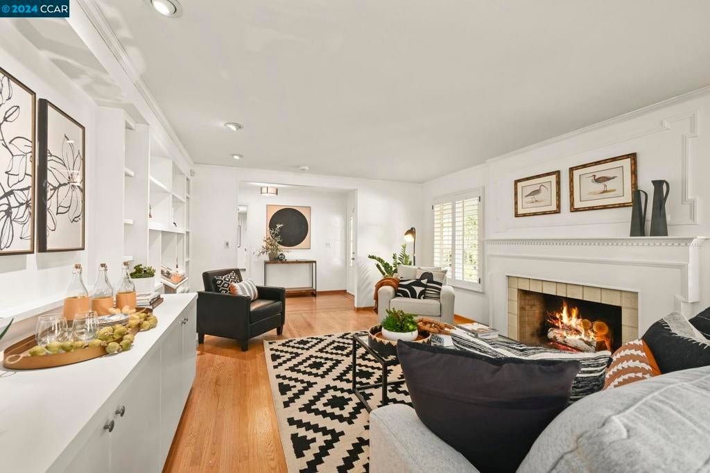 Photo of Listing #41077895