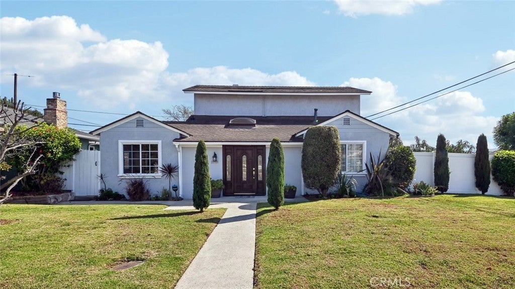 22428 Ellinwood Dr