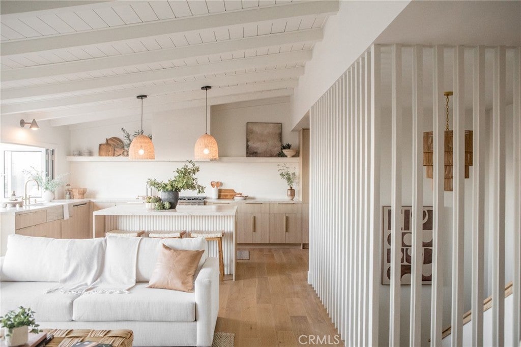 Photo of Listing #PV24225344