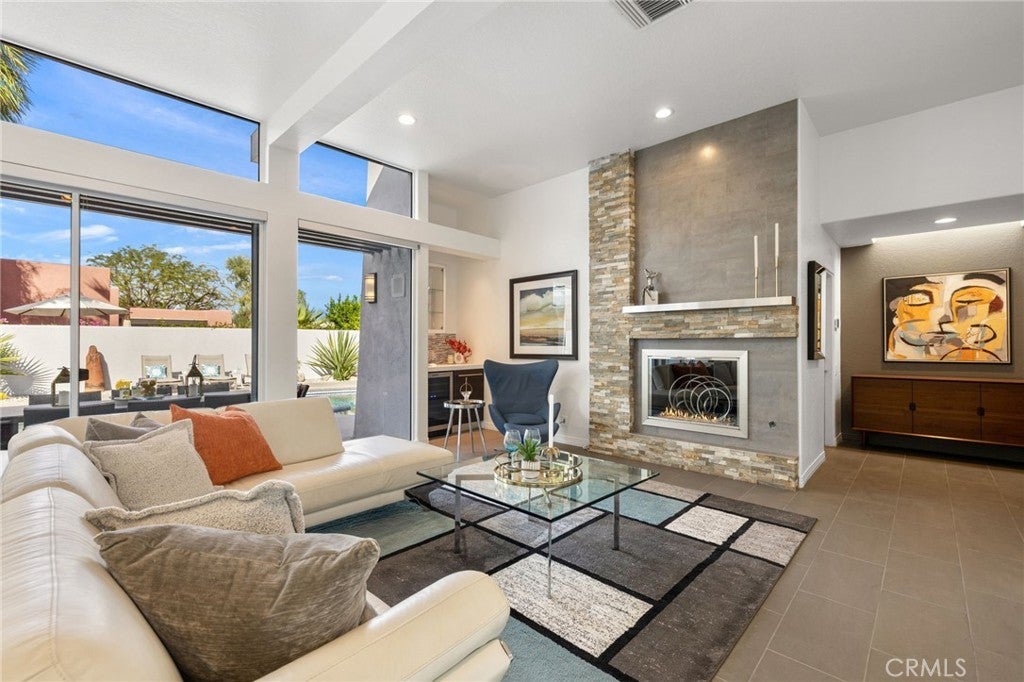 700 Racquet Club Road, Palm Springs