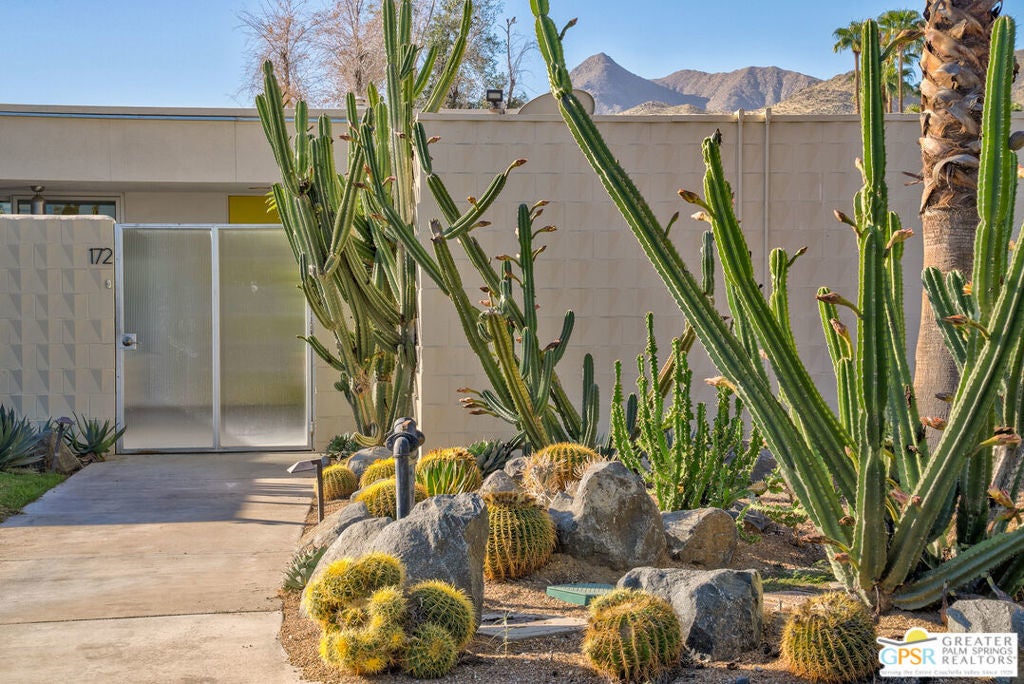 172 Desert Lakes Drive, Palm Springs