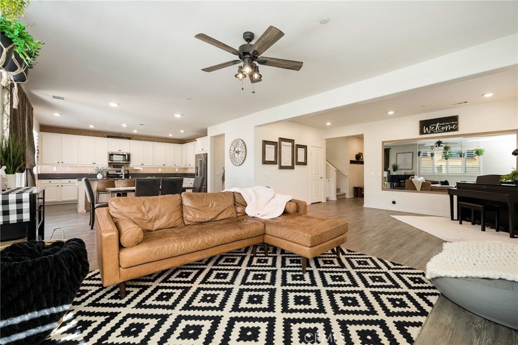 Photo of Listing #SW24227212