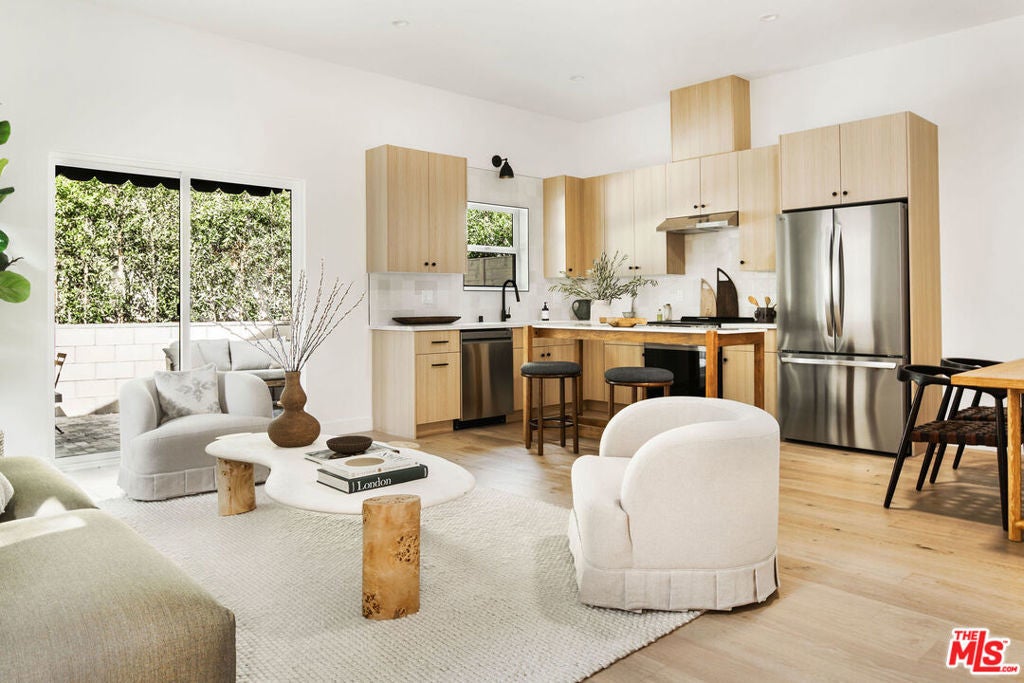 Photo of Listing #24457183