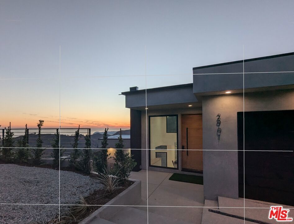 Photo of Listing #24458845