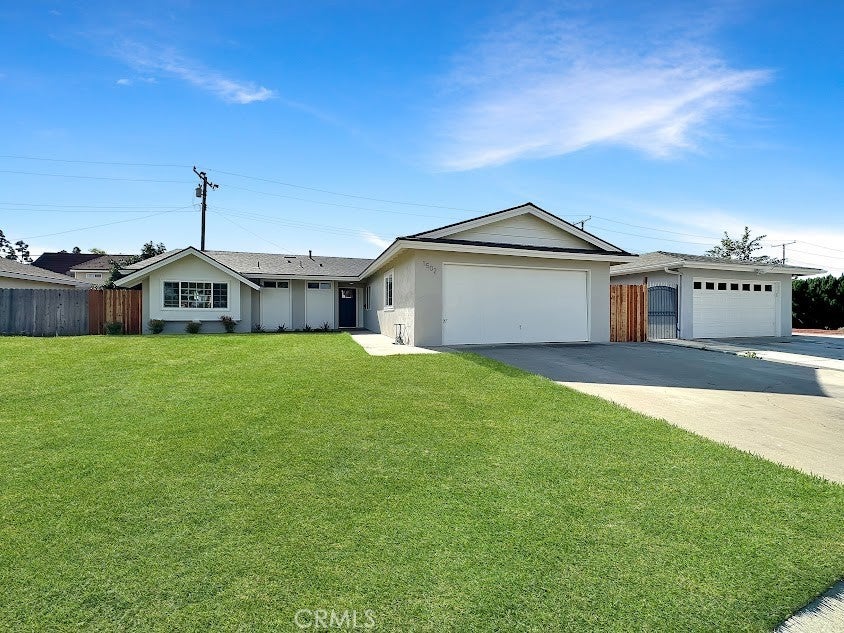 Photo of Listing #OC24230299