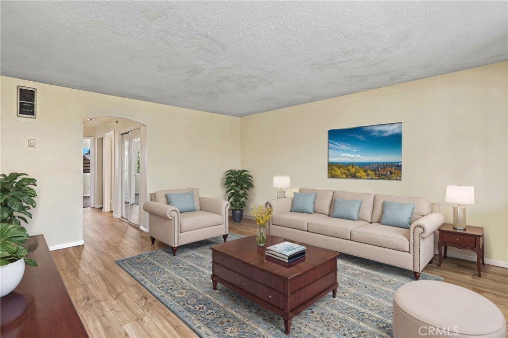 Photo of Listing #SW24231393