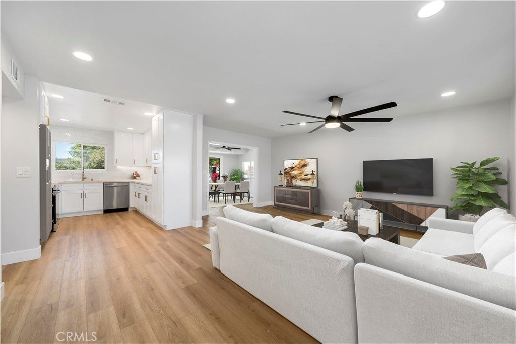 Photo of Listing #SW24231591