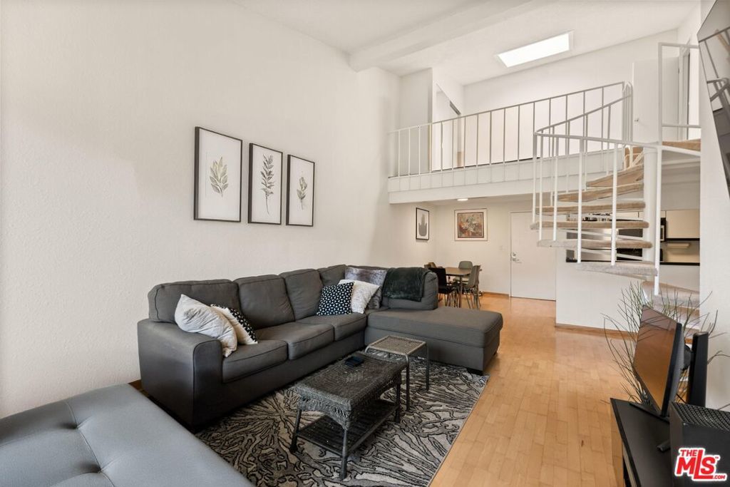 Photo of Listing #24462689